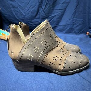 NWT Jambu JBU booties
